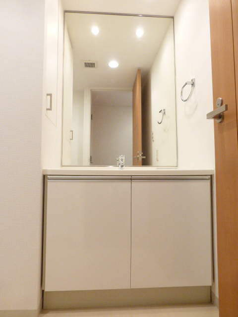 洗面設備　同マンション別部屋参照。