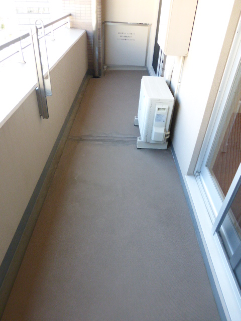 バルコニー　同マンション別部屋参照。