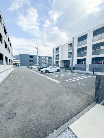 駐車場　駐車スペースもあります☆