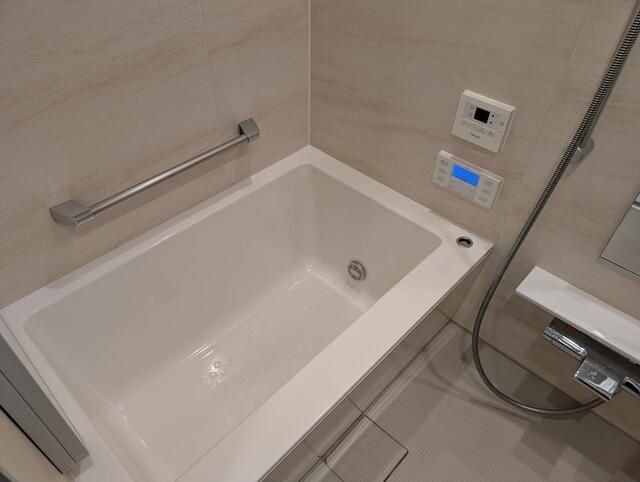 バス・シャワールーム　バス
