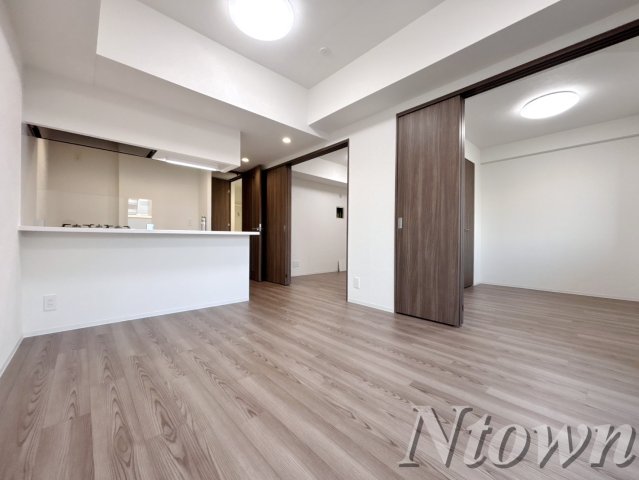 居室・リビング　こちらのリビングで趣味の時間をお楽しみください