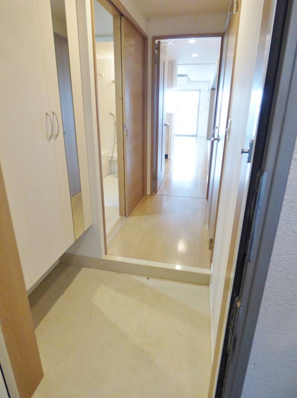 玄関　人感センサー付き