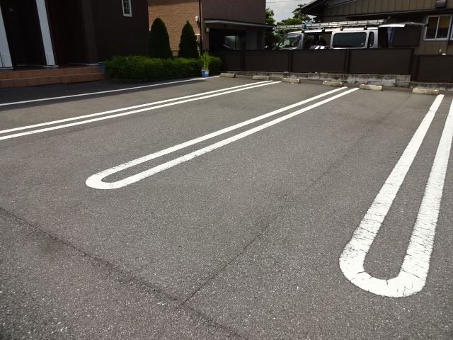 駐車場　駐車場の様子です。