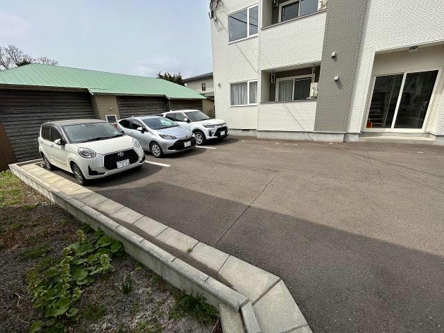 駐車場　駐車場