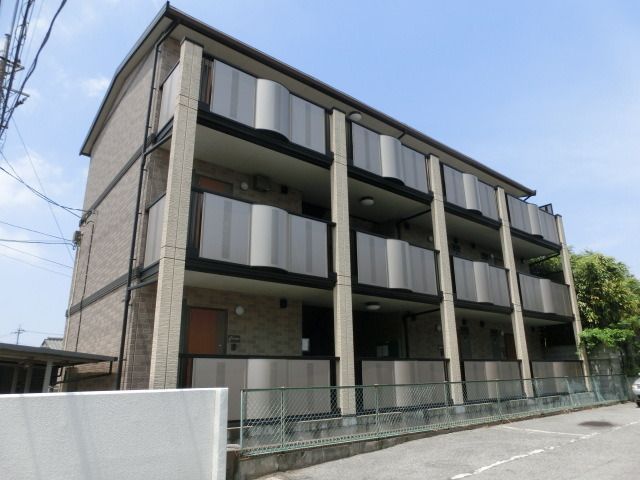 建物外観　２００５年築・ダイワハウス施工のアパートです