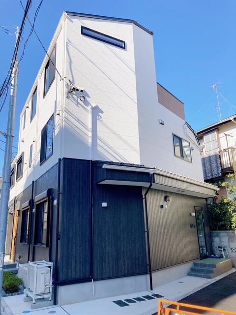 建物外観　築浅ならではの清潔感ある外観デザイン