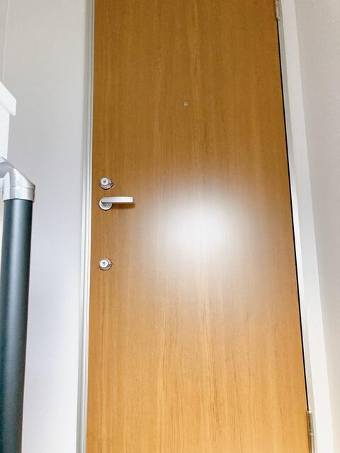玄関　?玄関扉