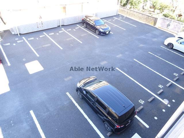 駐車場　駐車場