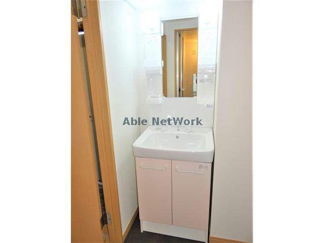 洗面設備　シャワー付き洗面台