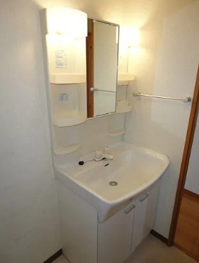 洗面設備　脱衣スペースもあります