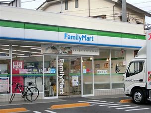 コンビニ　ファミリーマート 杉並宮前五丁目店（コンビニ）まで153m