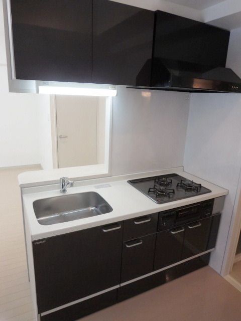 キッチン　★お料理らくらくシステムキッチン3口付です★