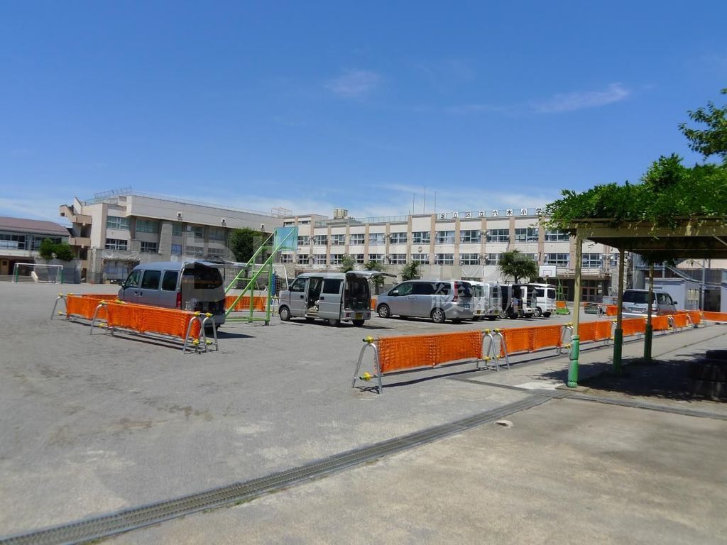 小学校　足立区立六木小学校（小学校）まで840m