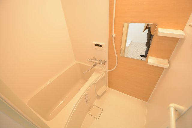 バス・シャワールーム　清潔感のある浴室です♪