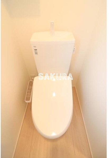 トイレ　落ち着いた色調のトイレです♪