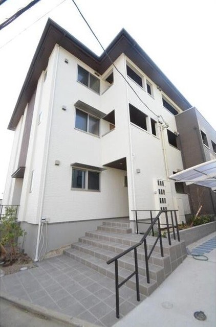 建物外観　２０２０年築