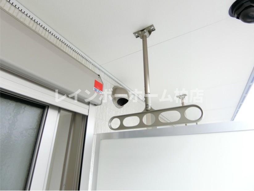 その他設備　防犯シャッター、物干しです