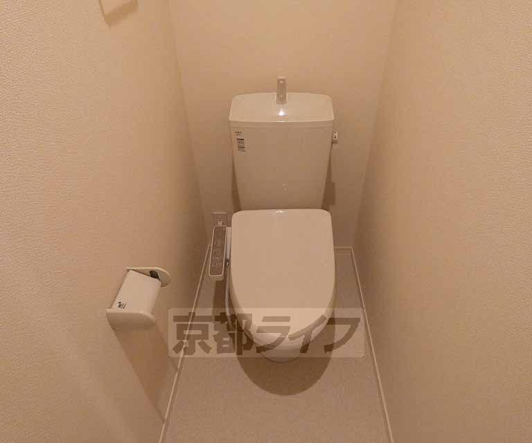 トイレ　ウォシュレット付きです。