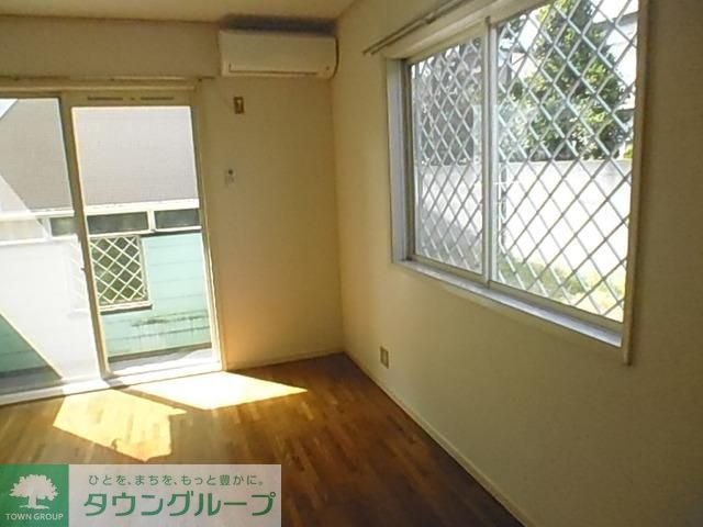 居室・リビング　★二面採光で明るいお部屋★