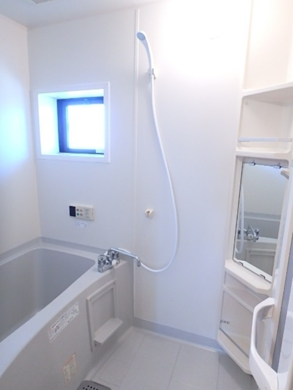 バス・シャワールーム　図面と現状に相違がある場合には現状を優先．．．