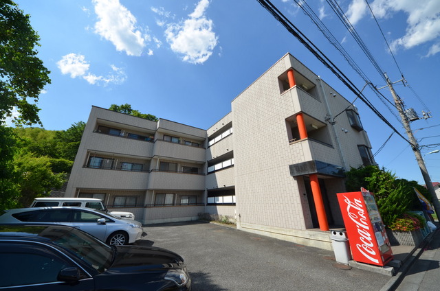 建物外観　★緑の多い、住みよいエリアに建つマンション★