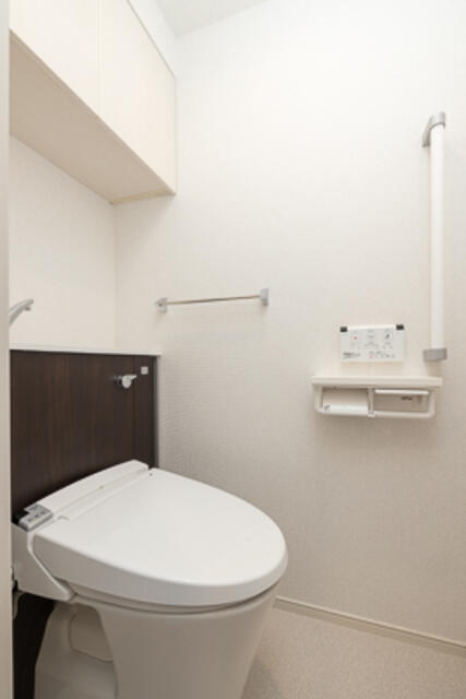 トイレ　※写真は同タイプ住戸です。