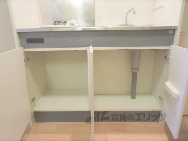 洗面設備　下収納