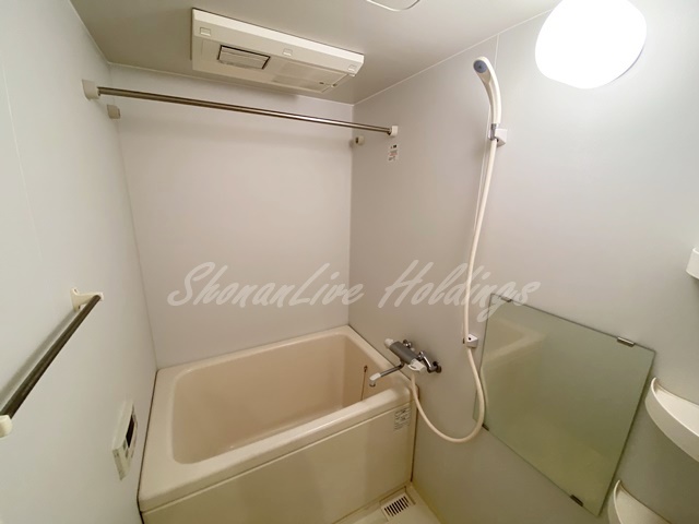 バス・シャワールーム　浴室乾燥機完備♪