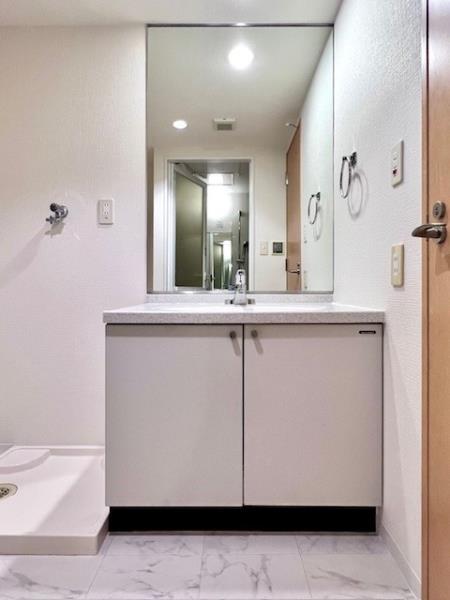 洗面設備　広い洗面スペース