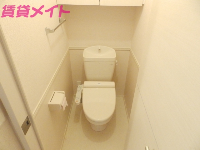 トイレ　同型参考写真