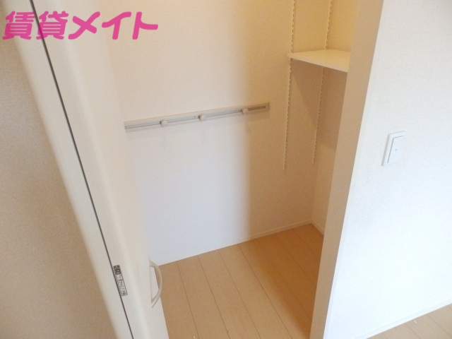 収納　同型参考写真