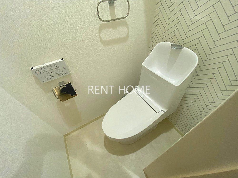 トイレ　ウォシュレット付き