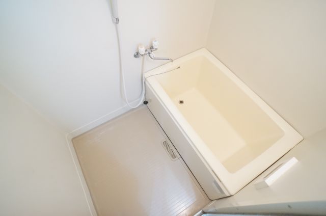 バス・シャワールーム　追い焚き可能な浴室です。