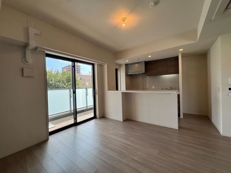 居室・リビング　床暖房付き　約１１．６帖のリビングダイニング