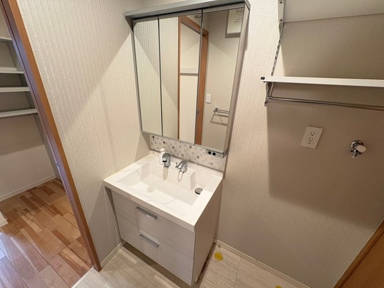 洗面設備　※別部屋の写真です