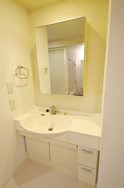 洗面設備　内装中