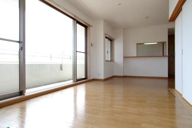 居室・リビング　※写真は同じ間取りの別部屋です。