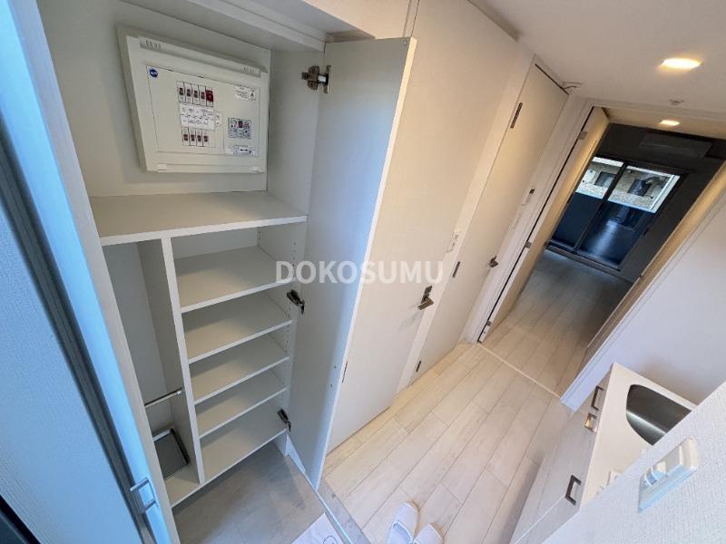 玄関　住まいの顔として相応しい、気品とゆとりのあるエントランス。