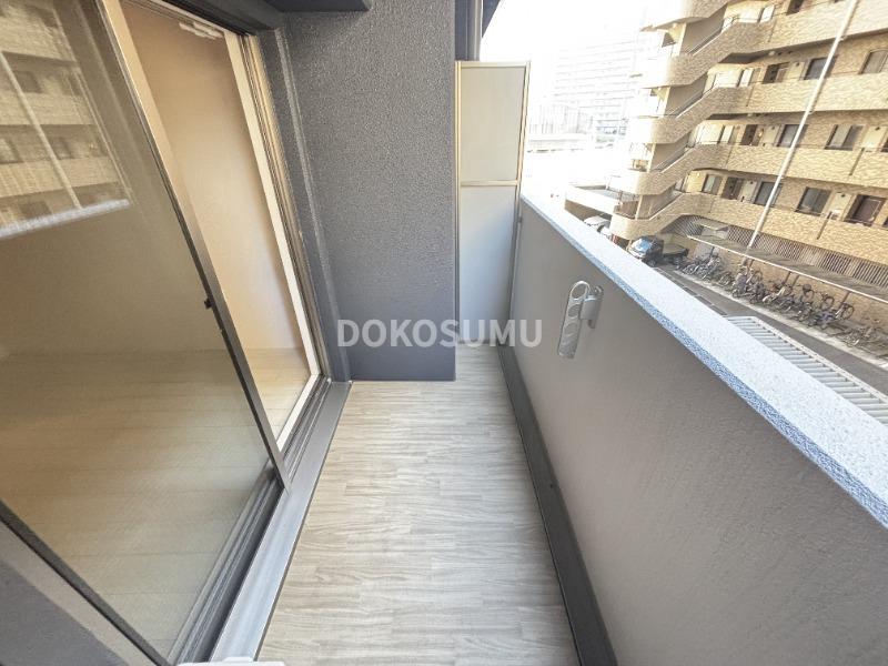 バルコニー　心地よい風と光を感じる、暮らしの楽しみが広がる場所。