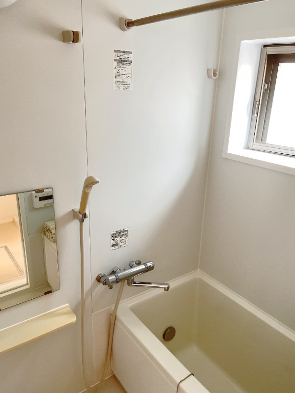 バス・シャワールーム　バストイレ別です♪