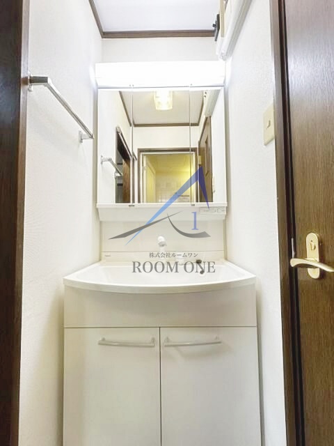 洗面設備　独立洗面台です。