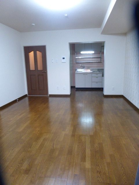 居室・リビング　独立キッチンタイプです