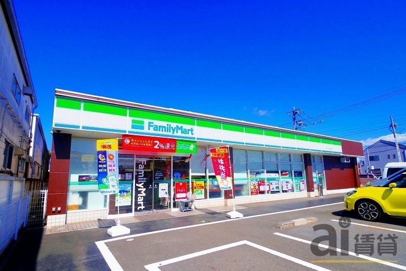 コンビニ　ファミリーマート東村山御成橋店（コンビニ）まで880m