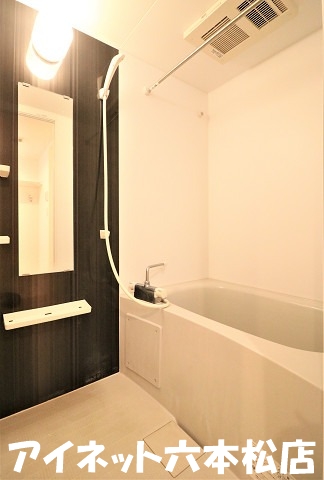 バス・シャワールーム　ゆっくり癒しましょう。