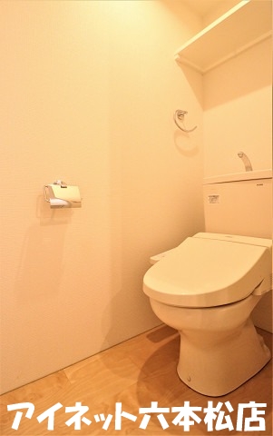 トイレ　清潔感のある空間です。