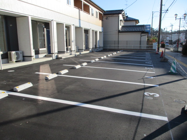 駐車場　敷地内に駐車場を完備