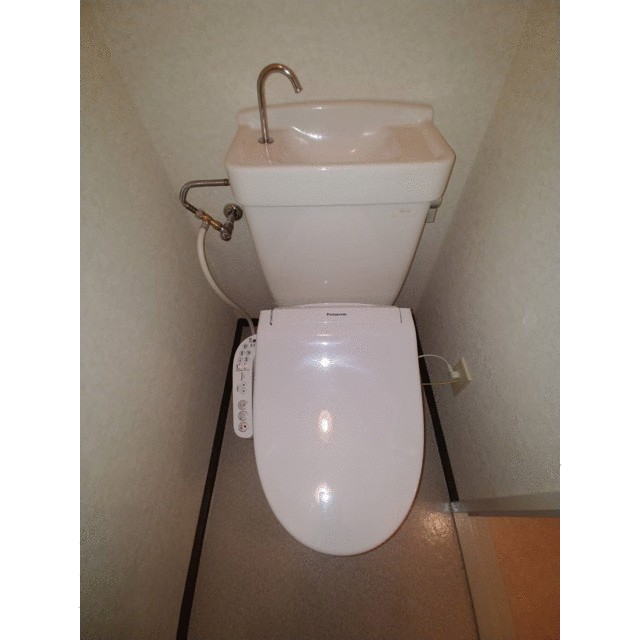 トイレ　現状有姿（別部屋写真）