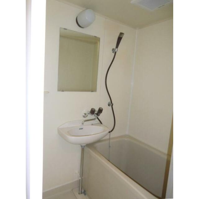 バス・シャワールーム　現状有姿（別部屋写真）