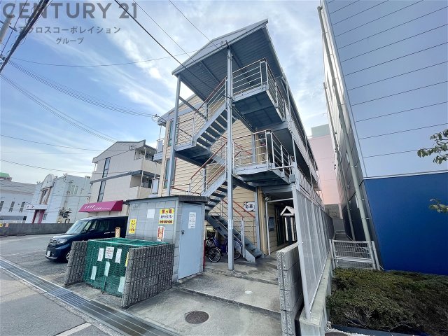 建物外観　敷地内に自転車置き場あります！