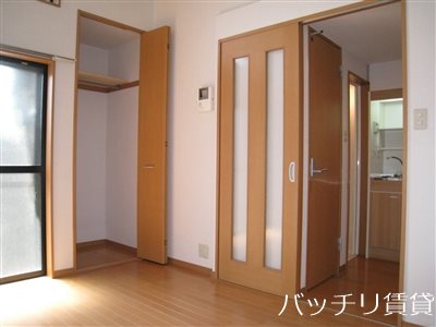 居室・リビング　画像は別号室写真の為、現状を優先いたします。